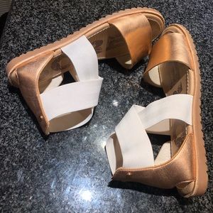 Sorel rose gold leather Ella sandal